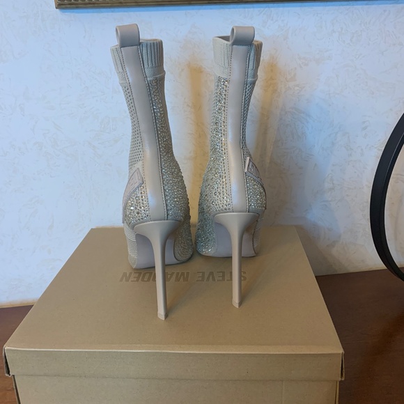 Steve Madden Maxwelle Blush Ankle Boots, Size 11 - Picture 5 of 9
